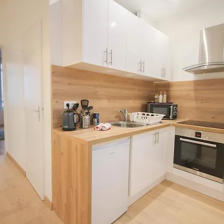 Centre - Nice, Cozy And Functional 아파트 릴