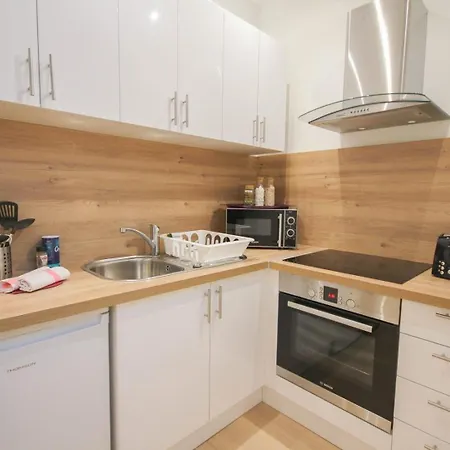 Centre - Nice, Cozy And Functional Apartamento *