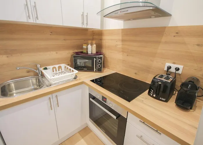 Centre - Nice, Cozy And Functional